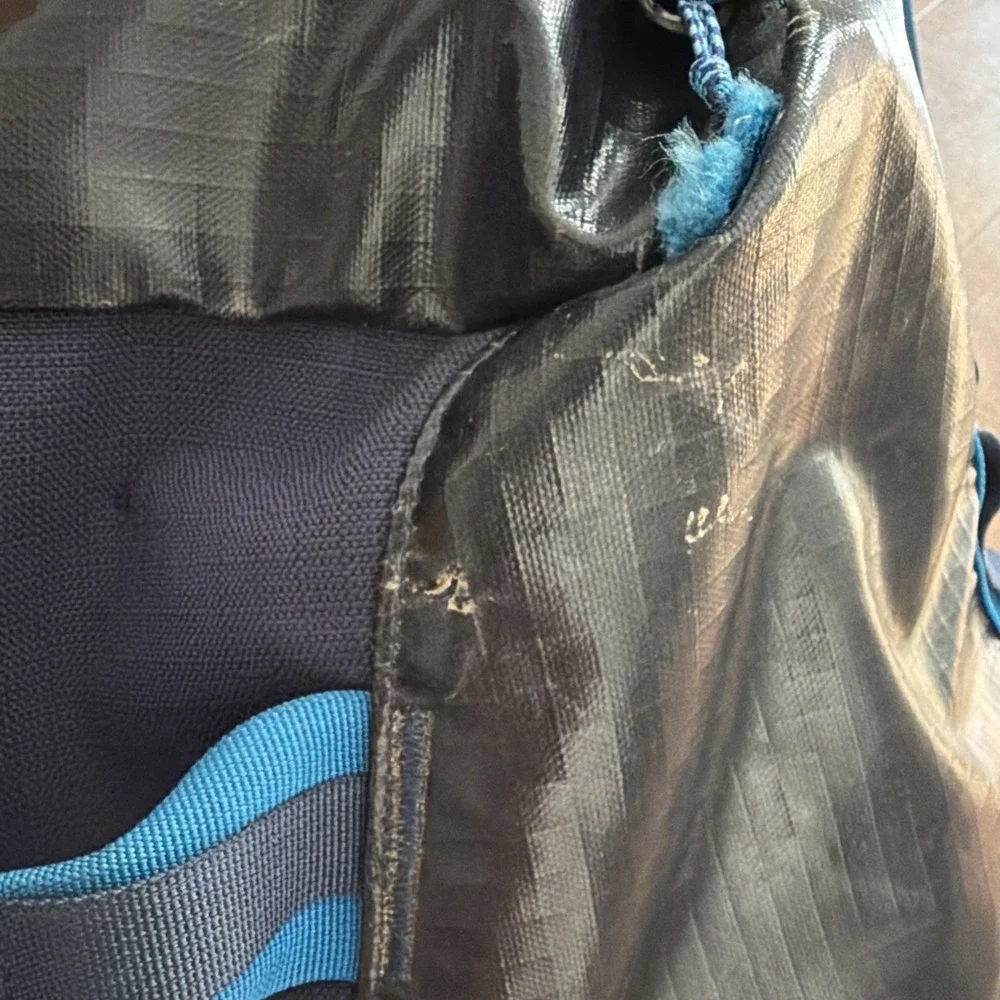 Patagonia 90L Black Hole Duffel Bag Blue Large Travel Used Damage